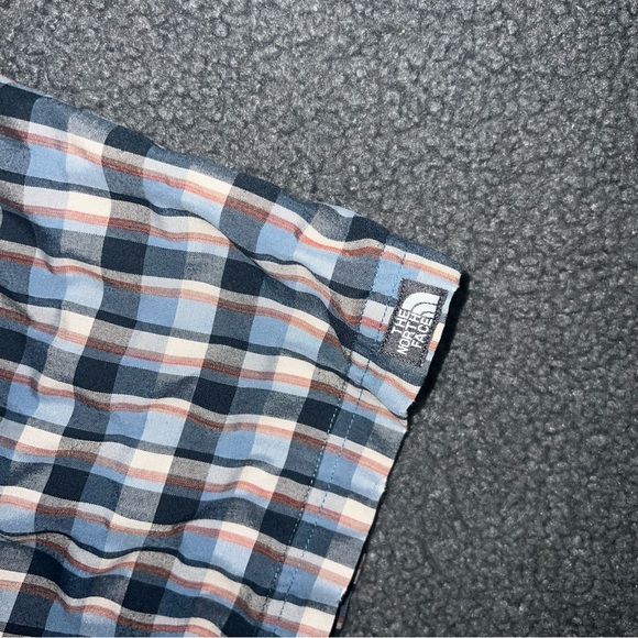 The North Face Button Up Shirt Men XL Plaid Short Sleeve Hiking Model. - Picture 4 of 6